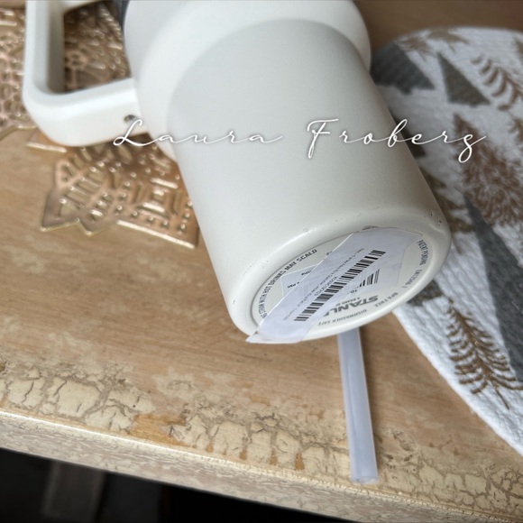 Stanley OG Cream Quencher Tumbler *DAMAGED* - SEE ALL PHOTOS - Picture 8 of 10
